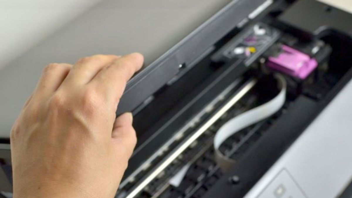 Kiểm tra kết nối cáp USB của máy in Epson với máy tính