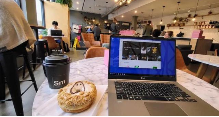 Laptop được tin dùng cho công việc di động và hiệu suất cao