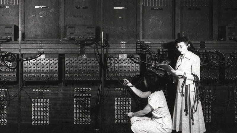 Thử thách vận hành máy tính điện tử đầu tiên ENIAC