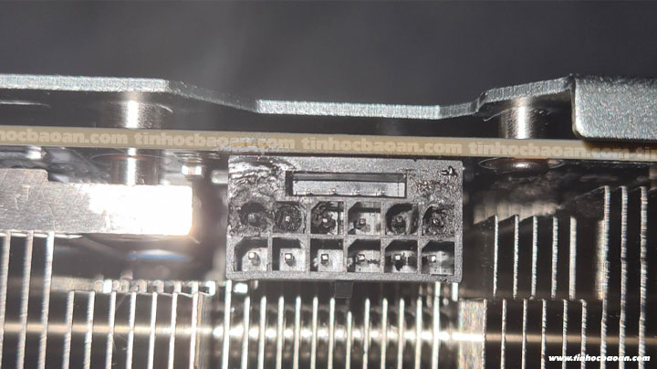 Sơ đồ bảng mạch phức tạp của màn hình Asus