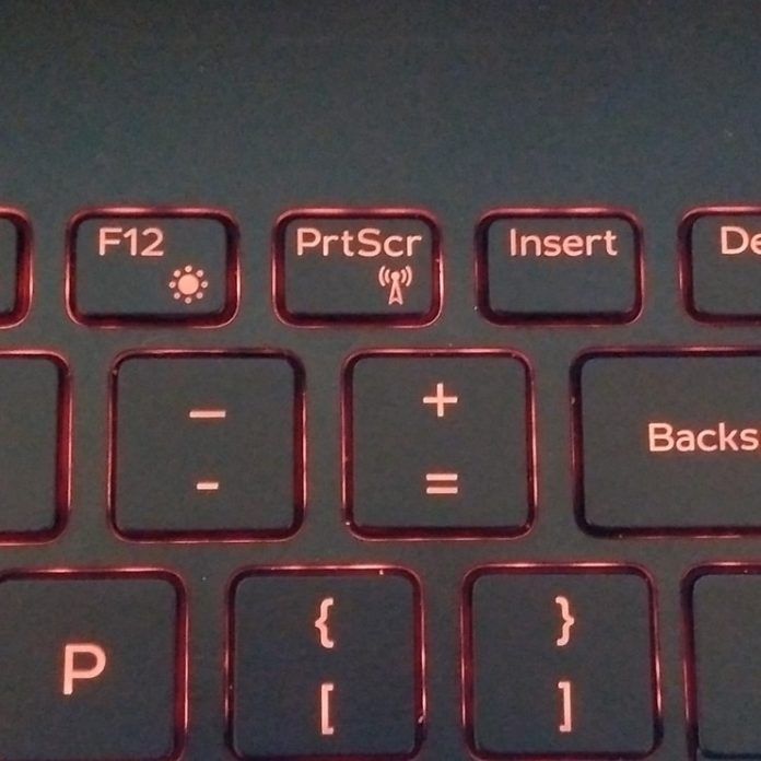 Kiểm tra biểu tượng kết nối WiFi trên thanh Taskbar khi máy tính mất kết nối WiFi