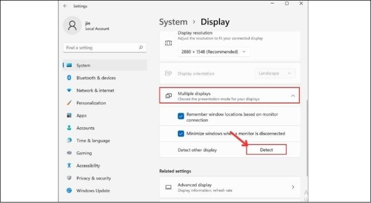 Tiếp theo bạn sẽ mở phần Multiple displays và chọn Detect