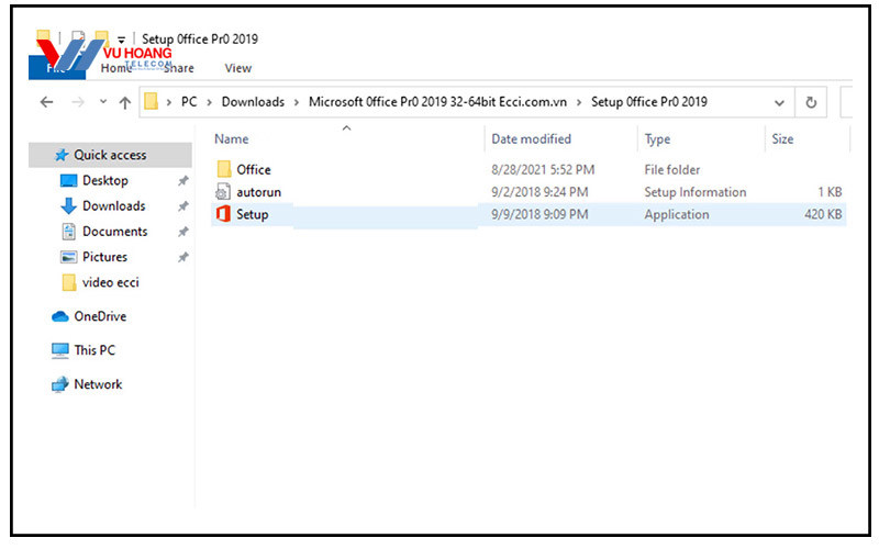 Hướng dẫn cài đặt Excel 2019 về máy tính Hình ảnh minh họa bước chọn file Setup.exe và Run as Administrator